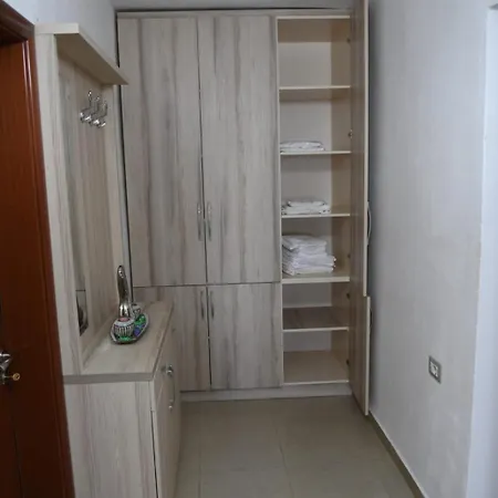 Vista 3 Apartment